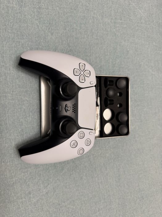 Продам геймпад камтомный dualsens