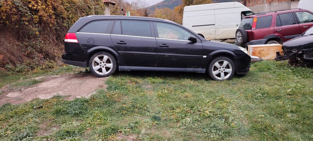 Продавам Опел Вектра 1.9 на Части!!!