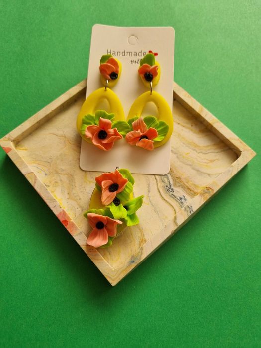 Bijuterii lucrate manual