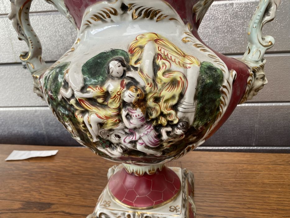 Огромни порцеланови съдове каподимонте ваза супник урна