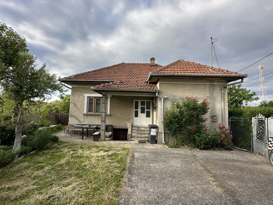 Casa de vanzare -zona Centrala,Teren generos 764mp