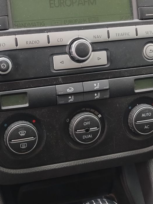 Vând GOLF 5 1.9 TDI