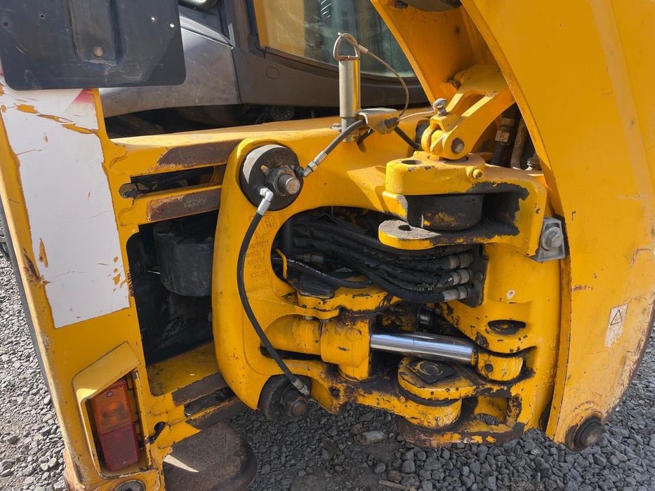Продам экскаватор трактор JCB