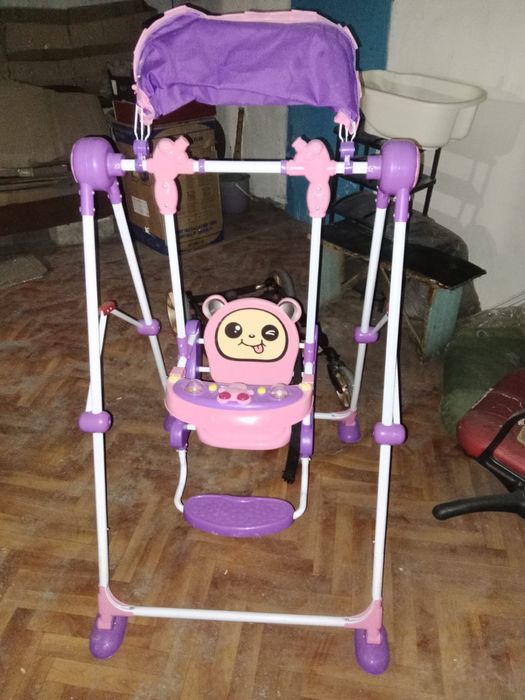 Детская качелька