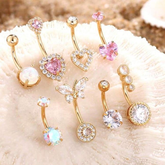 Обеци за пъп различни видове