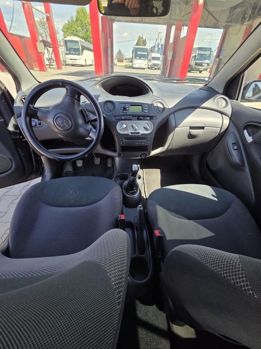 Toyota yaris 2004
