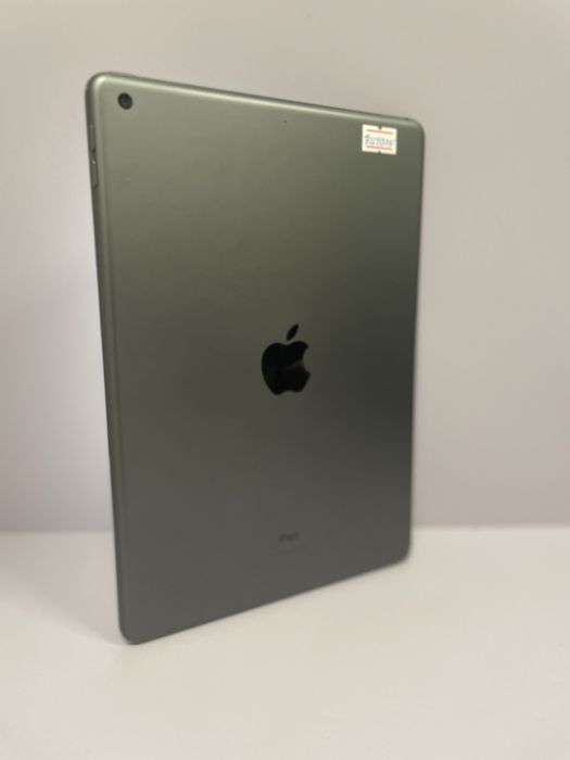 Планшет Apple iPad (8-го покеления)