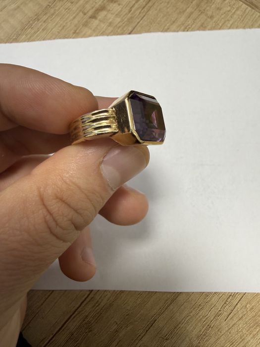Inel aur 18 k cu ametist natural