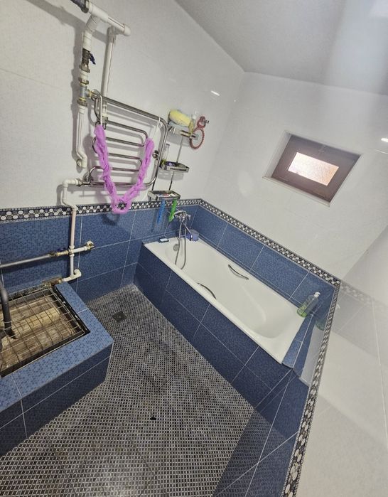 Дурмон Қ.Ф.Й Янги Арғин маҳалласида уй сотилади.