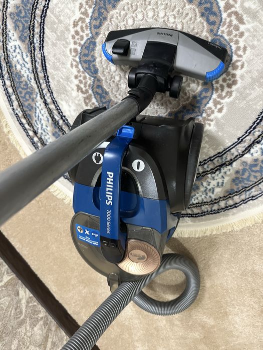 Пылесос Philips в отличном состоянии plisos