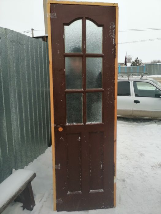 Продам двери деревянные.