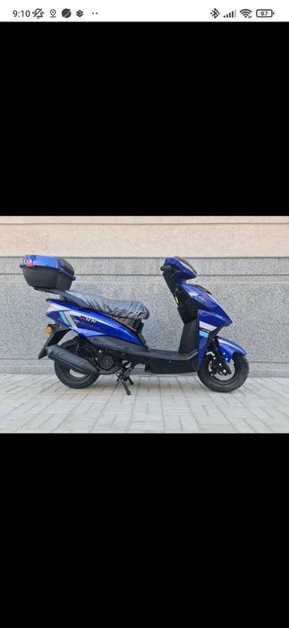 Skuter sotiladi benzinli