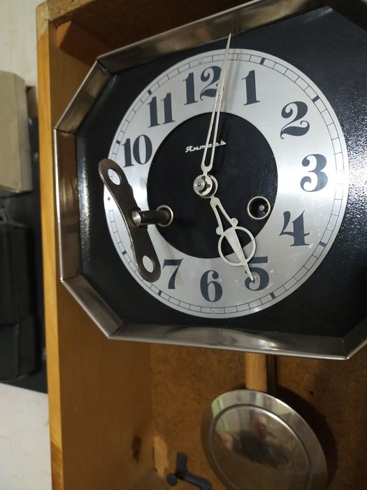 Часы.  настенные