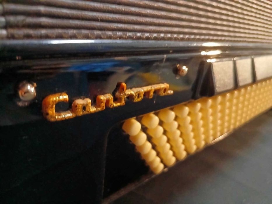 Acordeon Weltmeister Cantora – Ediție MIDI, placat cu aur de 24k