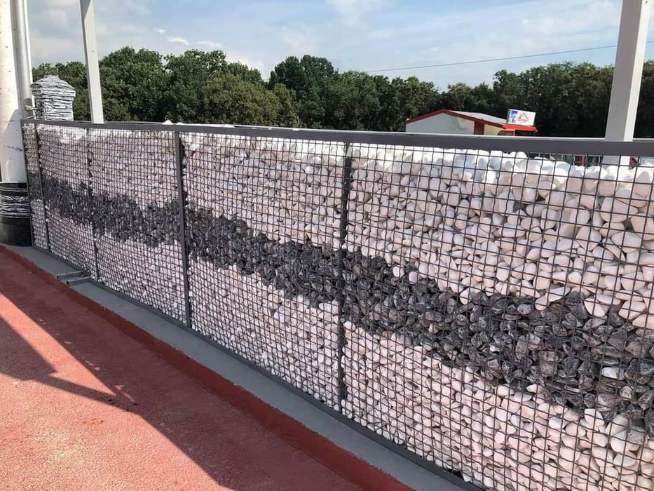 Pitricele rotunjite marmura thasos piatra decorativa gri neagra rosie