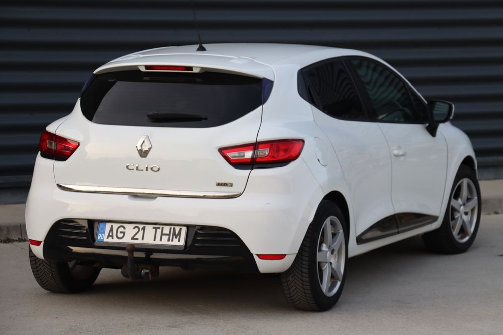 Proprietar pe carte vand renault clio 4 /Euro6/Ac/2017