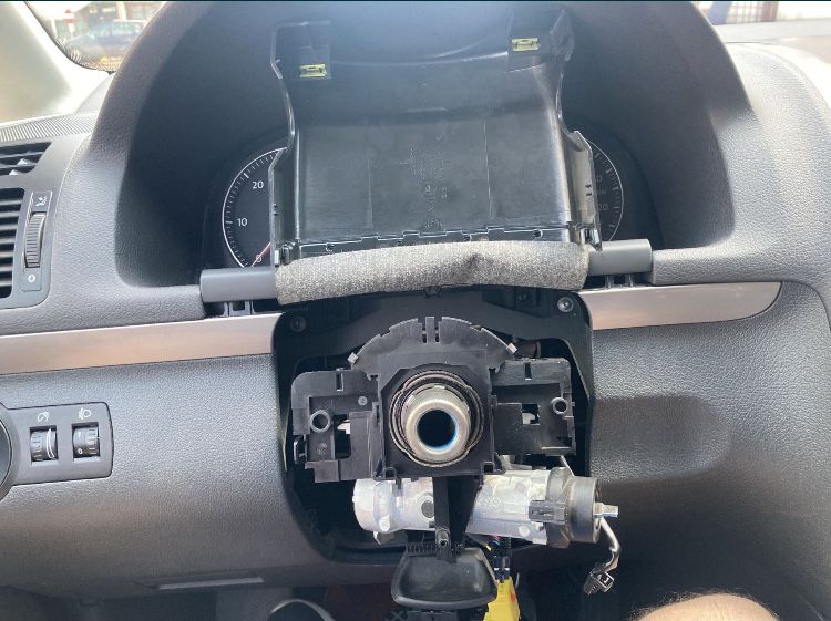 Reparatii Contacte auto blocate Volkswagen Audi Skoda Seat Nissan Ford