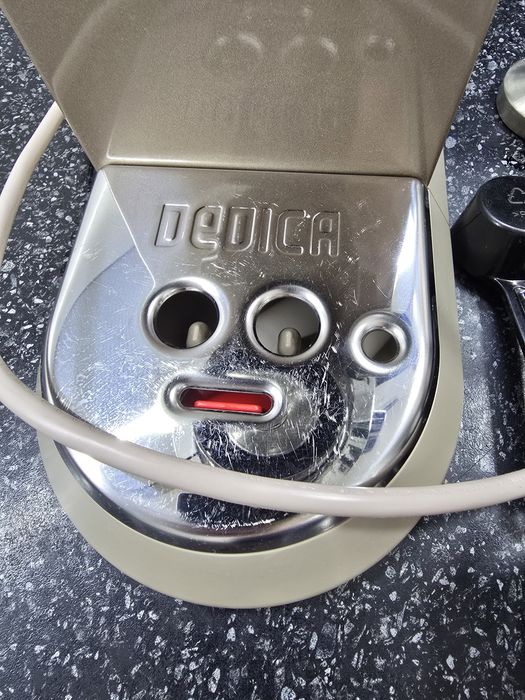 Кофеварка DeLonghi Dedica Arte 885