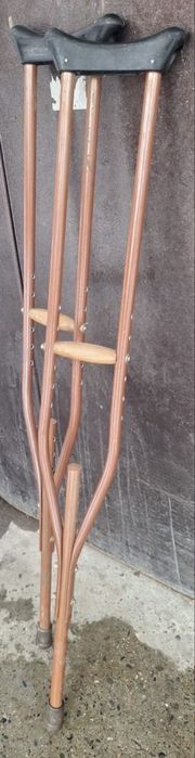 Продам костыли 2 шт