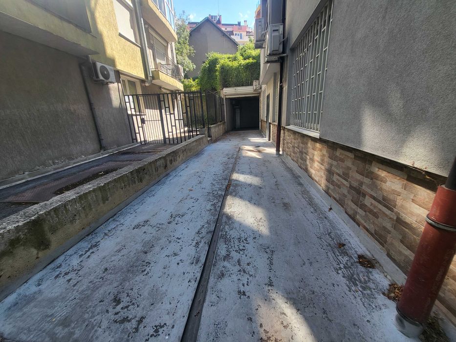 Дава се под наем Гараж / Паркомясто в София, Център - 102 кв.м за 420 € - Снимка #7