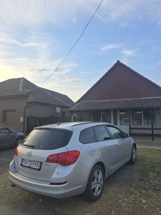 OPEL Astra 2011 — imagine 3