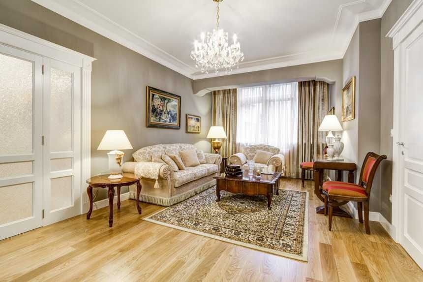 Дава се под наем Тристаен апартамент в София, Изток - 160 кв.м за 2100 € - Снимка #2