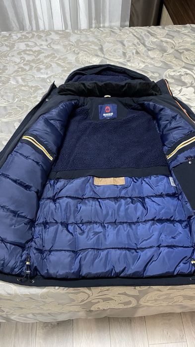 Продам новую куртку Minikana