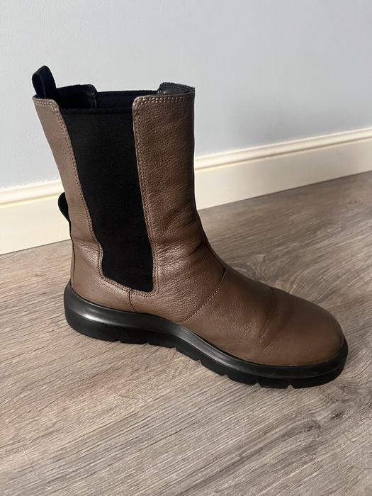 Ботинки        Ecco