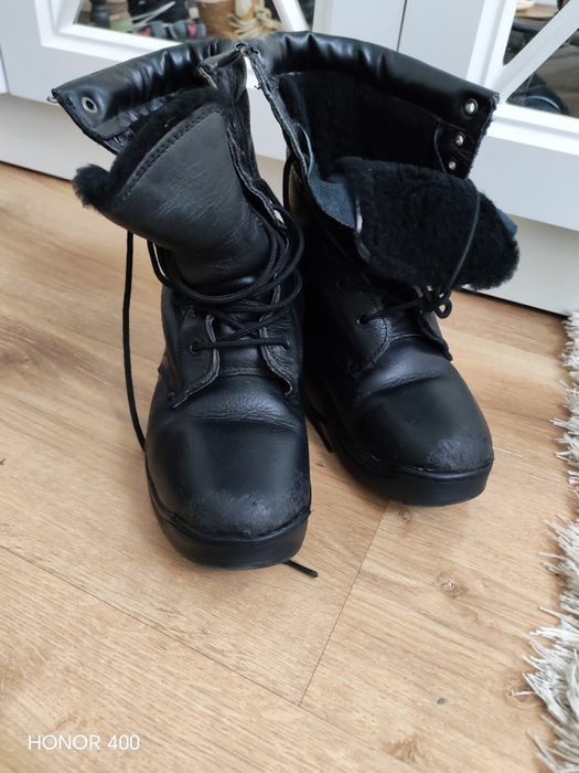 Продам зимние ботинки