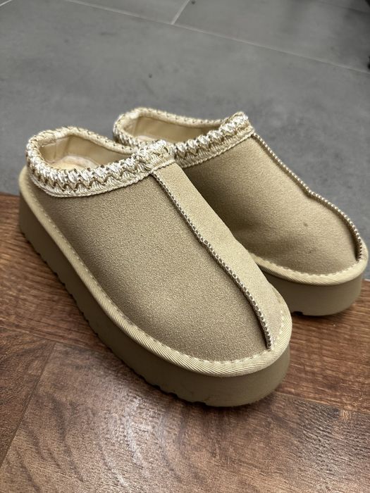 Женская обувь кроссовки