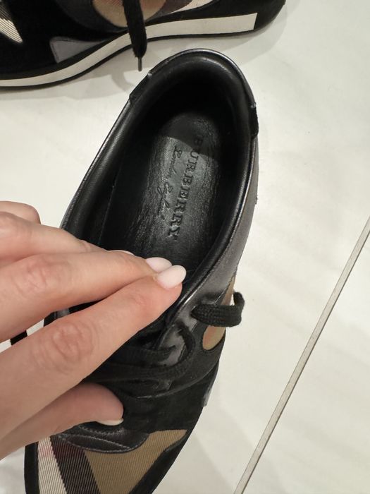 Оригинални обувки Burberry