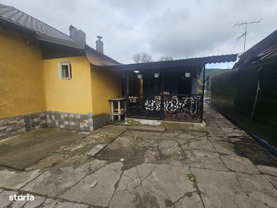 Vand sau Schimb, Casa Davidesti