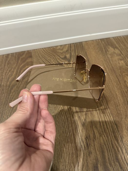 Солнечные очки Ana Hickmann