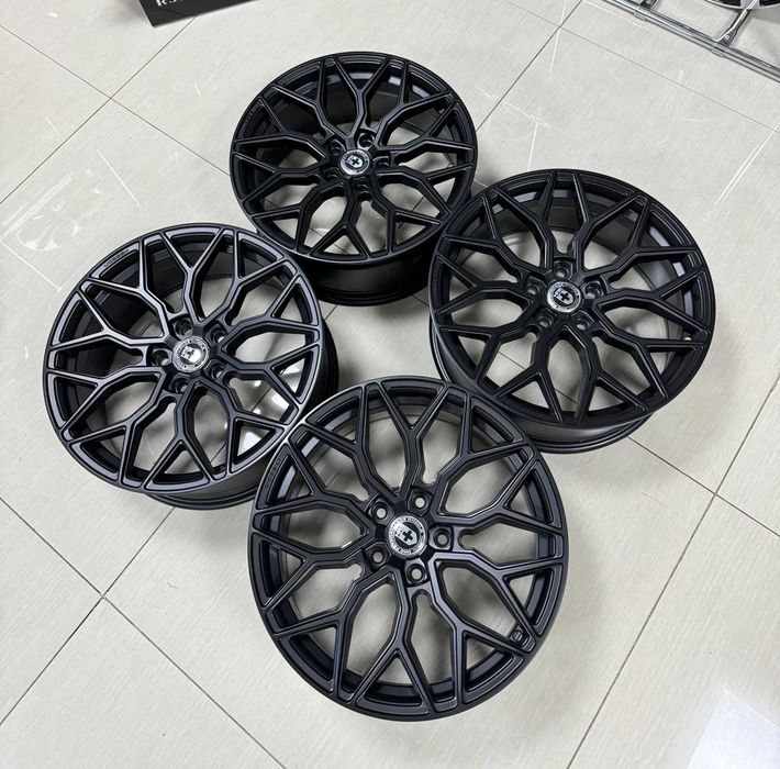Новые  авто диски R18 VOSSEN