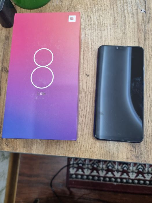 Mi 8 lite telefon sotiladi
4/64GB
Xolati yaxshi 
Narxi 700ming 
Tel 94