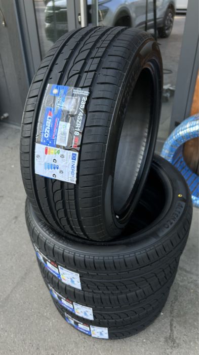 235/45 R18 Altenzo Sport Comforter