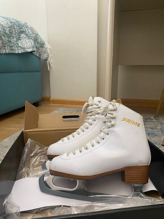 Продам коньки 38 размер