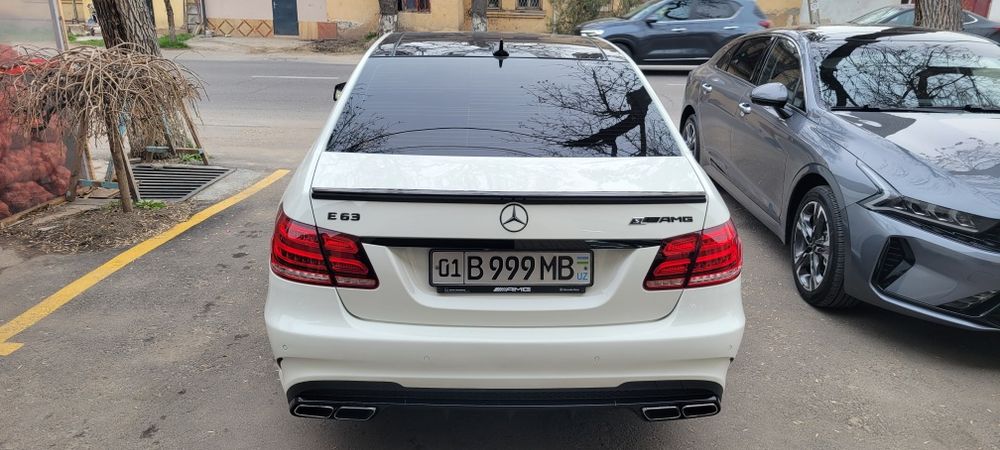 Mercedes Benz 212 AMG  (4 Matic)