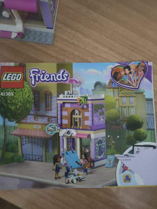 Vând lego friends