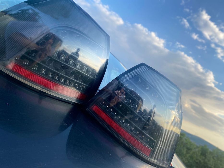 Stopuri LED + proiectoare OEM VW Golf 5 – originale, stare foarte bună
