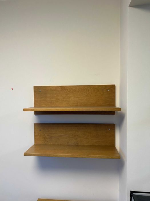 Бюро 110×50 см + 5 стенни рафта в цвят дъб