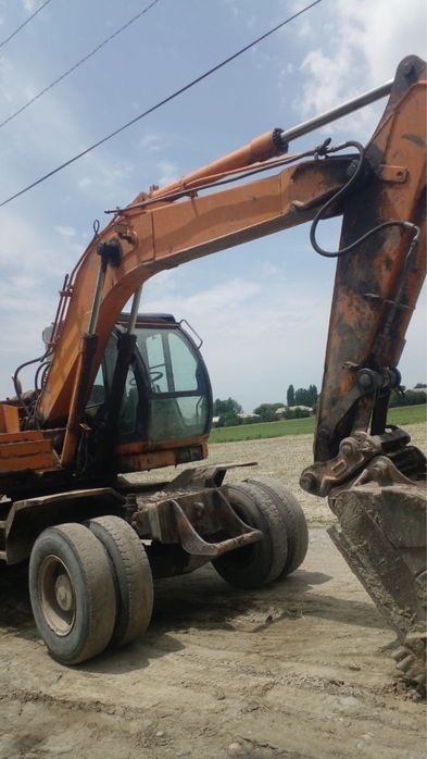Samsung 132 ekskvator 1996 yil holati yaxshi ishga tayyor