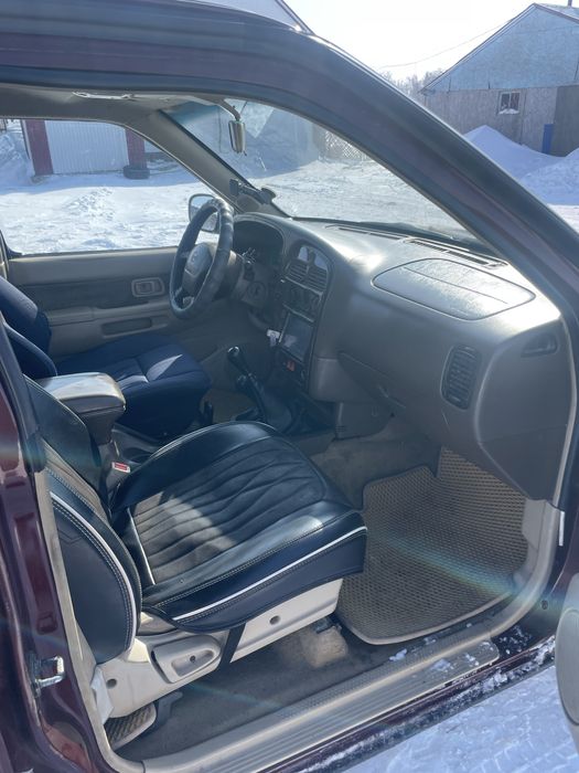 Продам машину nissan