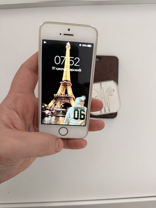 Iphone 5s  сатылады.