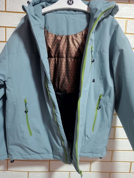 Продам спорт куртки