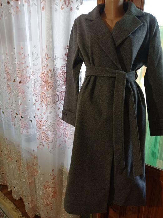 Продам женские пальто и куртки