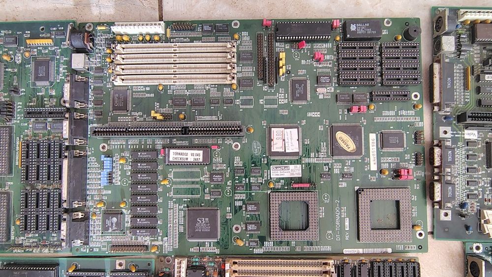 6 retro placi de baza defect