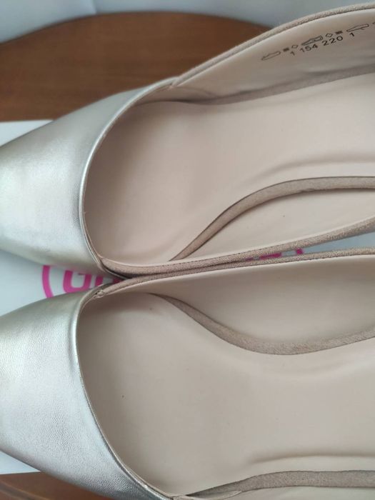 Дамски обувки с ток