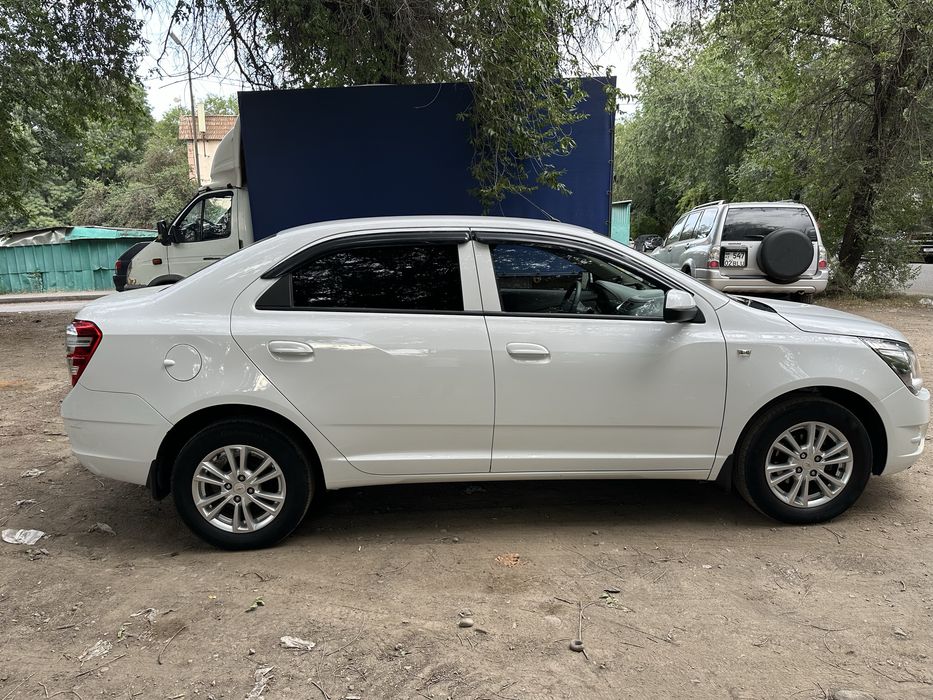 Chevrolet cobalt (кобальт)