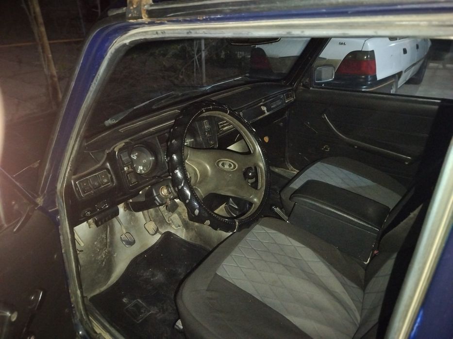 Yurib turgan moshina 2.5 $